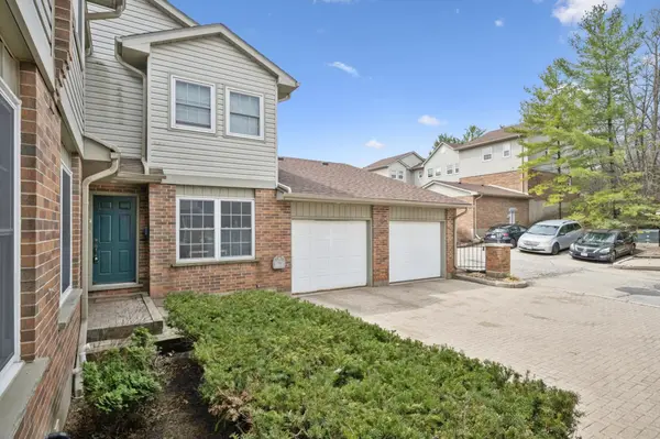 250 Keats WAY #24, Waterloo, ON N2L 6J5