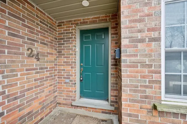 250 Keats WAY #24, Waterloo, ON N2L 6J5