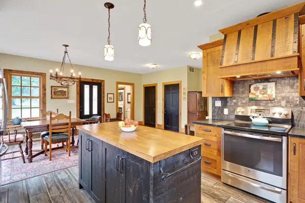 3612 INDIAN TRL, Hamilton, ON N3T 5M1