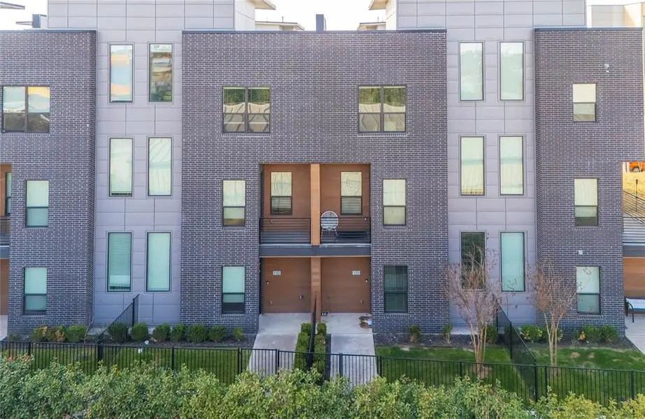 2000 Park Avenue #110, Dallas, TX 75215