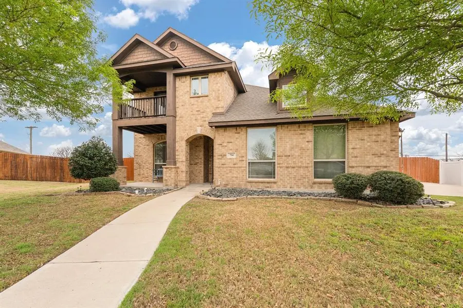 714 Green Leaf Drive, Midlothian, TX 76065