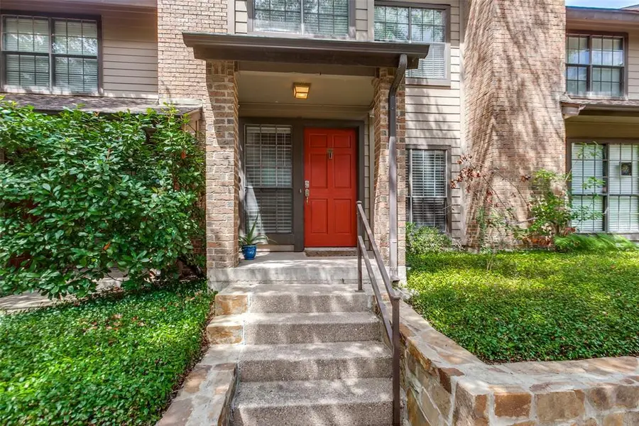 9910 Royal Lane #903, Dallas, TX 75231