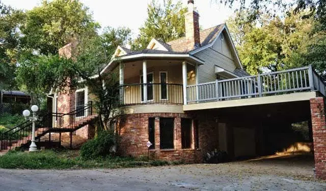 1945 Bluebird Avenue, Fort Worth, TX 76111