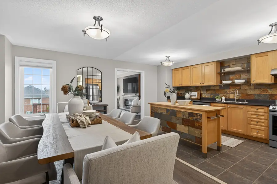 67 Dooley CRES, Ajax, ON L1T 4J2