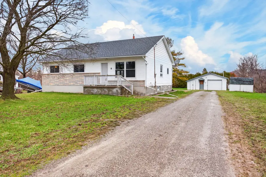 8 West ST N, Kawartha Lakes, ON K0M 1N0