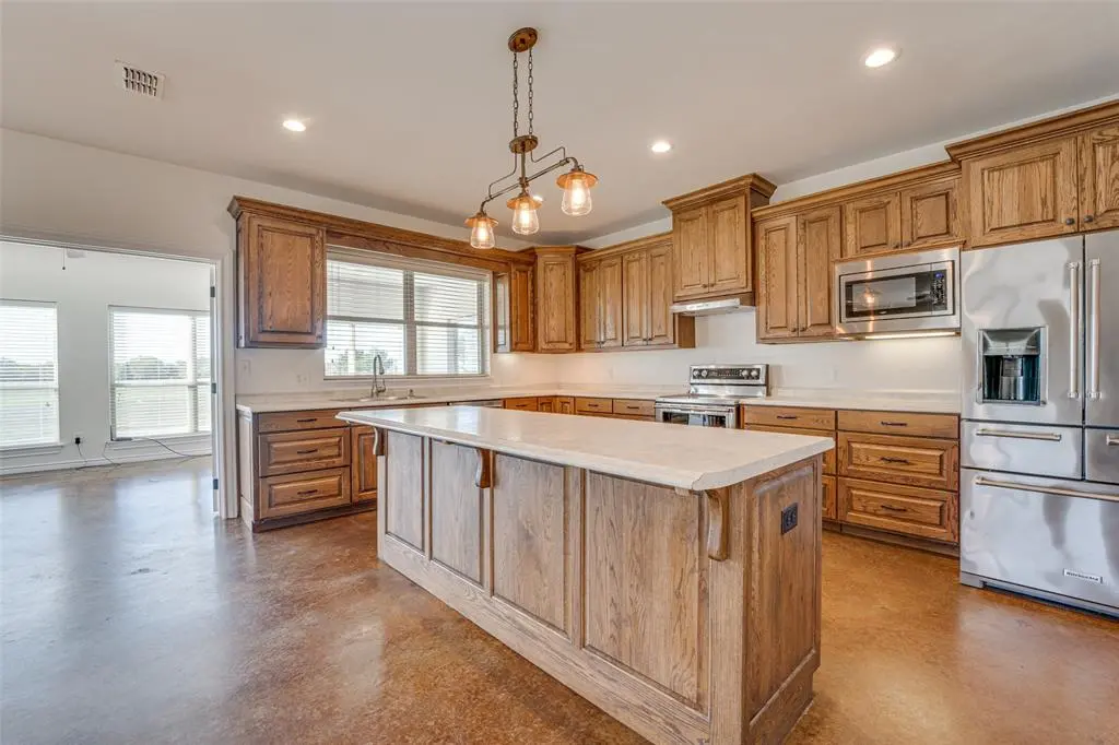 424 Saddle Ridge Road, Sulphur Springs, TX 75482