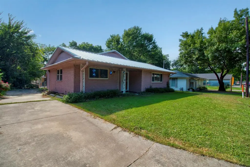 929 Dodson Street, Gainesville, TX 76240