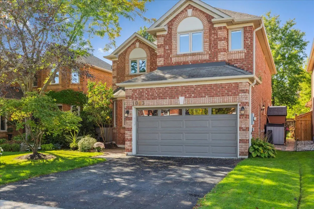 1083 Old Oak DR, Oakville, ON L6M 3K4