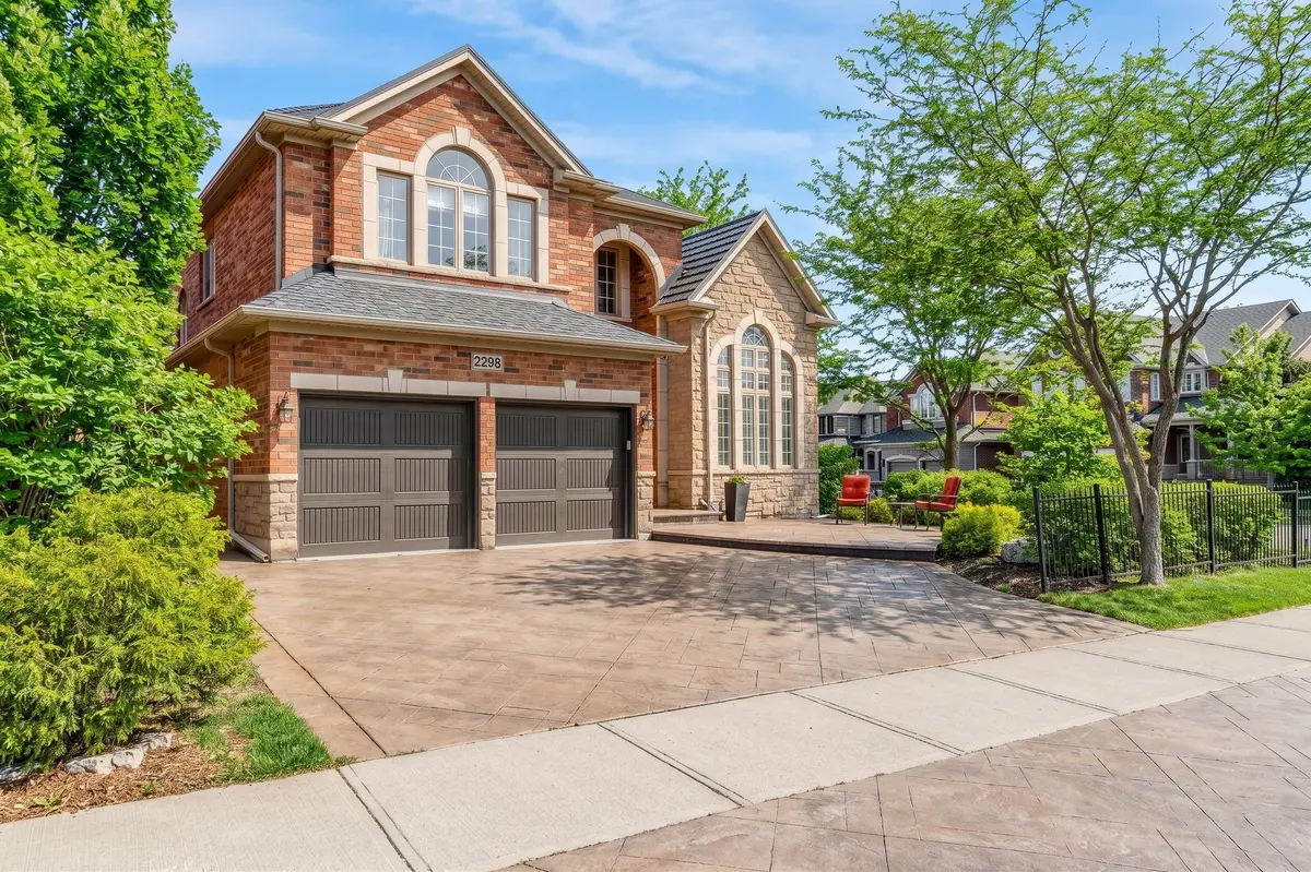 2298 Salcome DR, Oakville, ON L6H 7N2