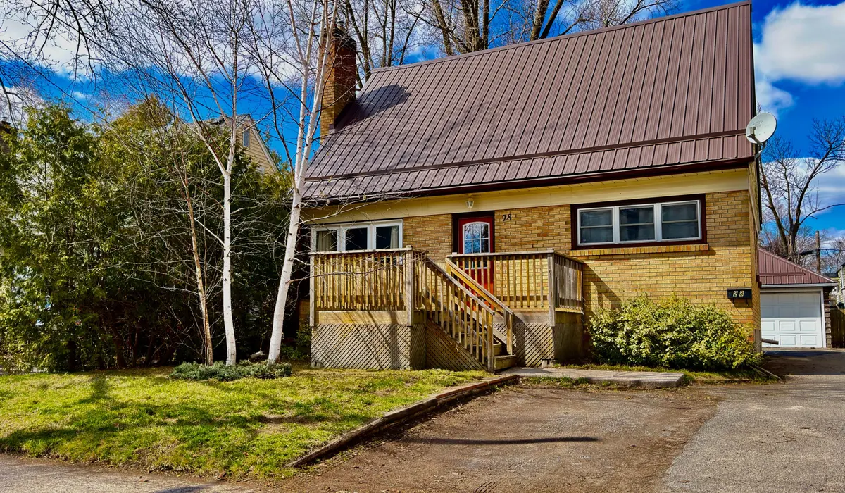 28 Southview AVE, Belleville, ON K8N 2J5