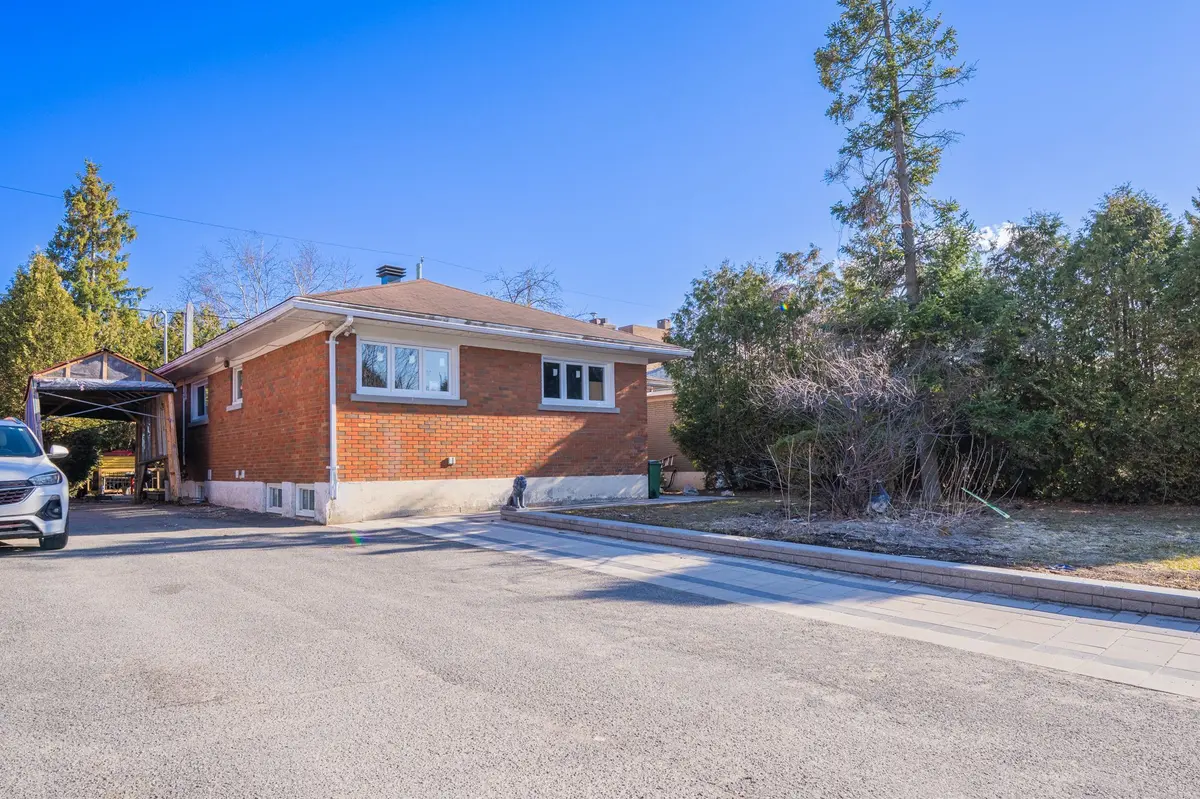 1746 - B Gage CRES, Belair Park - Copeland Park And Area, ON K2C 0Z9