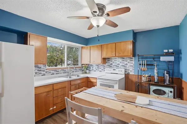 2220 Hollywood Blvd, Iowa City, IA 52240