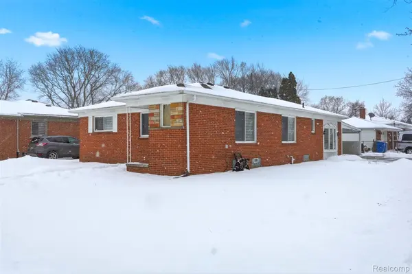 25961 Warrington ST, Dearborn Heights, MI 48127