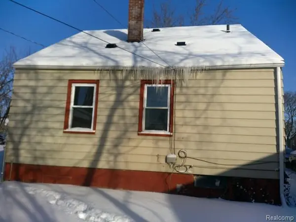 352 Buckingham AVE, Flint, MI 48507