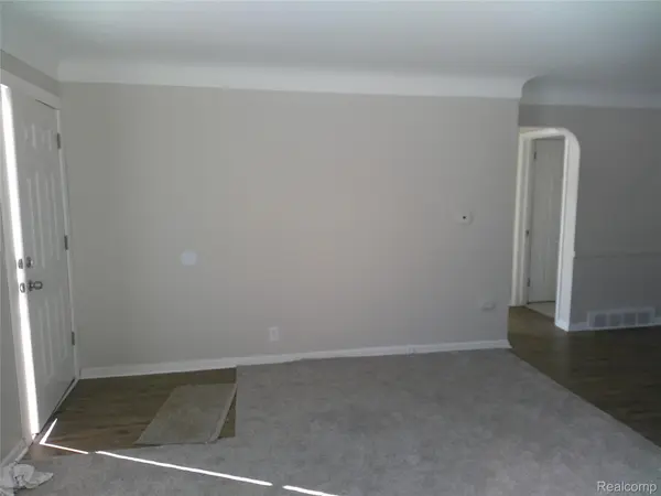 846 W Hemphill RD, Flint, MI 48507