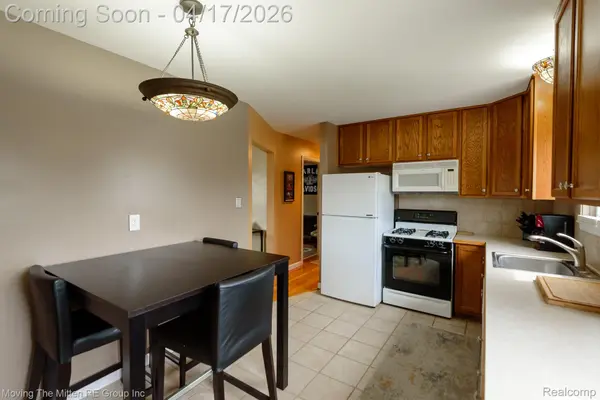 34227 Rosslyn ST, Westland, MI 48185