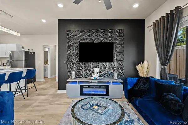 105 N Laurel ST #A, Royal Oak, MI 48067