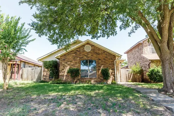 1129 Sandalwood Lane, Desoto, TX 75115