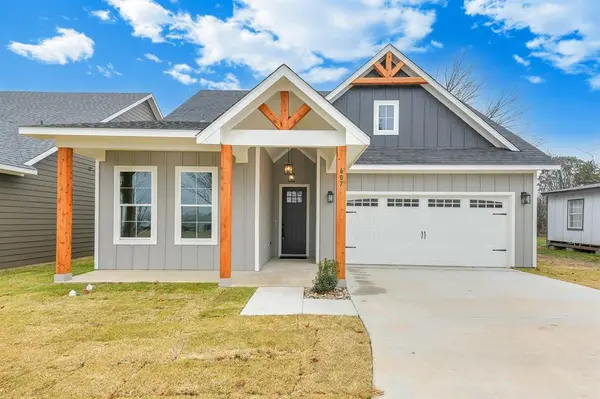 607 N Getzendaner Street, Waxahachie, TX 75165