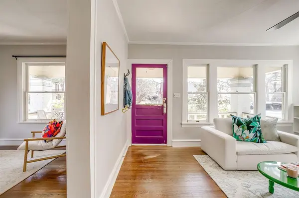 2222 W Magnolia Avenue, Fort Worth, TX 76110