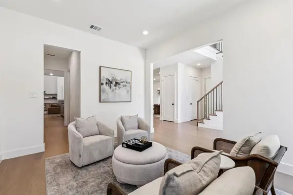 6402 Kenwood Avenue, Dallas, TX 75214