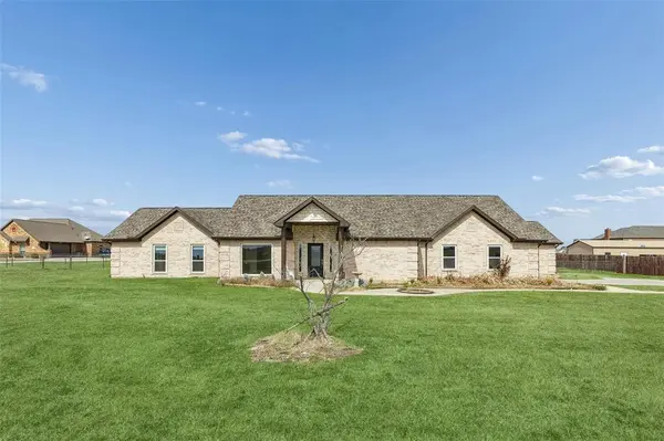 317 Illinois Street, New Fairview, TX 76078