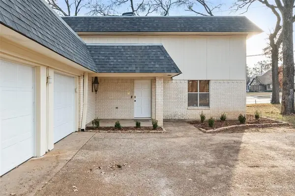 701 Rocky Canyon Road, Arlington, TX 76012