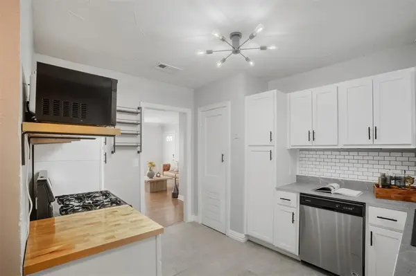 3824 Desert Ridge Drive, Fort Worth, TX 76116