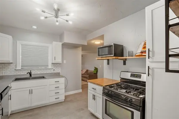 3824 Desert Ridge Drive, Fort Worth, TX 76116