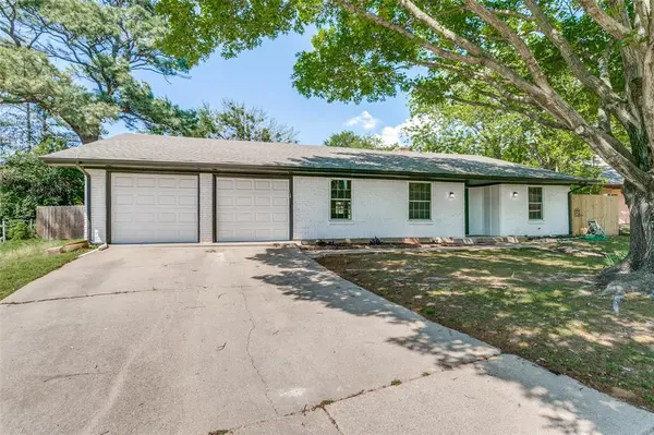 933 Charleston Court, Bedford, TX 76022