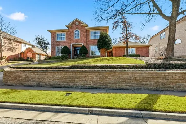 801 Bent Tree Drive, Euless, TX 76039