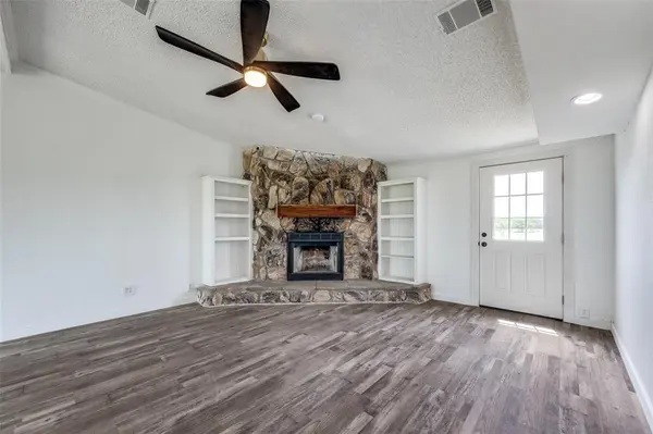 140 Terri Drive, Collinsville, TX 76233