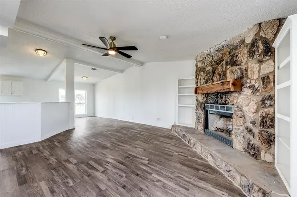 140 Terri Drive, Collinsville, TX 76233