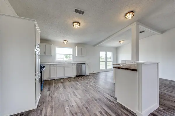 140 Terri Drive, Collinsville, TX 76233