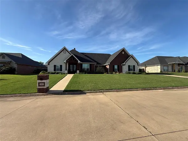 1003 Stone Bridge Street, Mount Pleasant, TX 75455