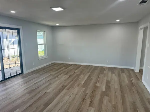 415 Bella Drive, Garland, TX 75040