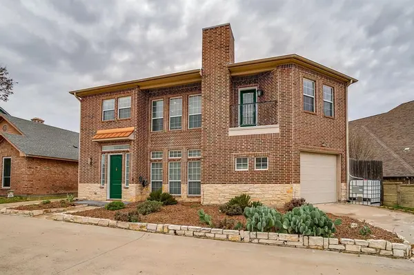 4917 Ridglea Hills Court, Fort Worth, TX 76116