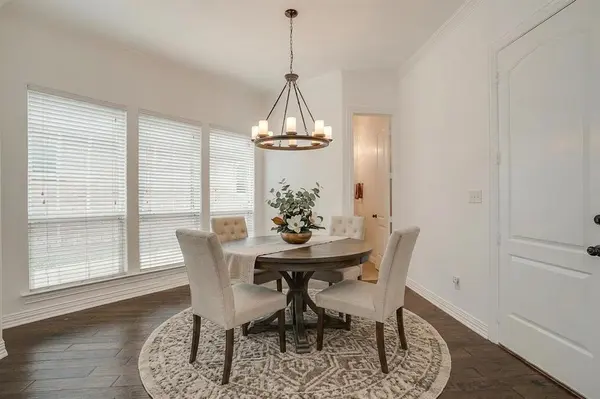 4917 Ridglea Hills Court, Fort Worth, TX 76116