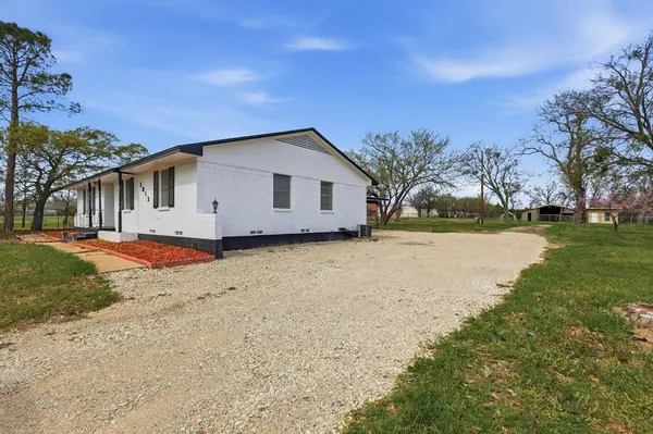 3913 Hickox Road, Rowlett, TX 75089