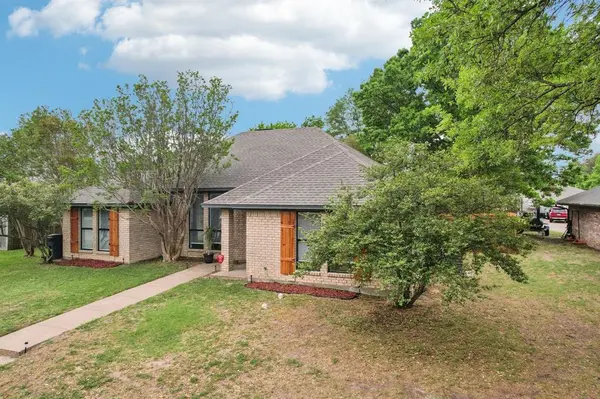 1003 Meridith Drive, Terrell, TX 75160