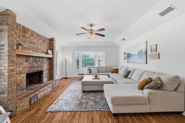 1132 Trinity Drive, Benbrook, TX 76126