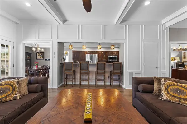 9426 Hillview Drive, Dallas, TX 75231