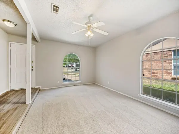 600 Billie Ruth Lane, Hurst, TX 76053