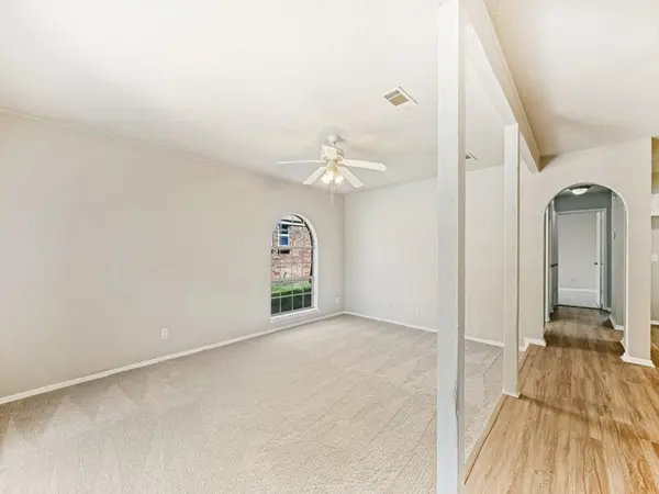 600 Billie Ruth Lane, Hurst, TX 76053