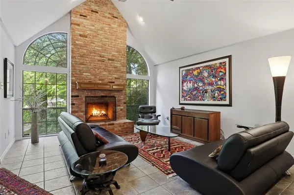 1945 Bluebird Avenue, Fort Worth, TX 76111