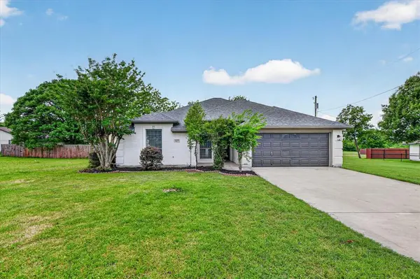 127 Port O Call Court, Runaway Bay, TX 76426