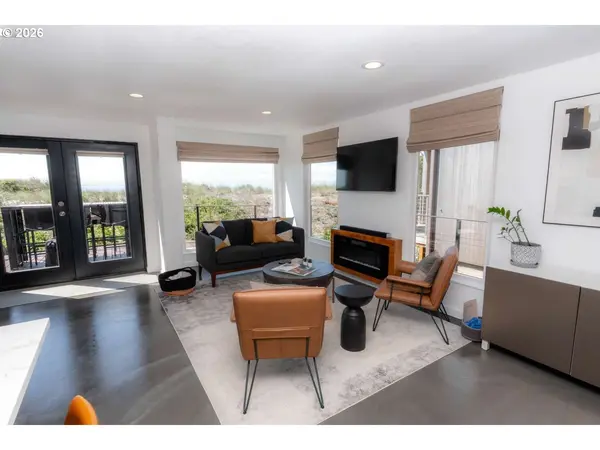 140 NW 23RD AVE, Rockaway Beach, OR 97136