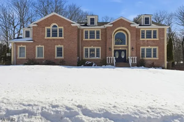 25 Page Dr, Oakland Boro, NJ 07436