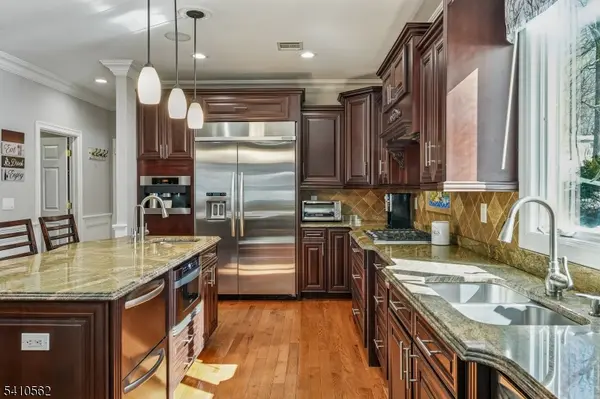 25 Page Dr, Oakland Boro, NJ 07436