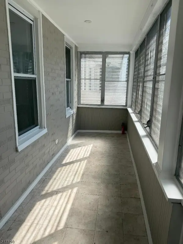 15 Cutler St, Clifton City, NJ 07011